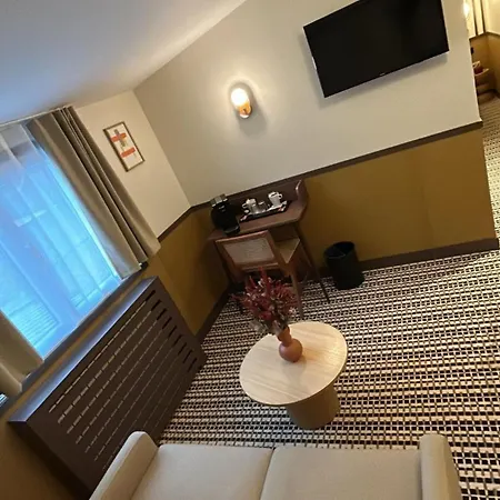 Western Au Grand Saint Jean Otel 4*