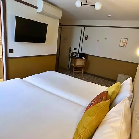 Otel Western Au Grand Saint Jean 4*