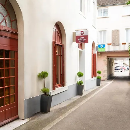 Western Au Grand Saint Jean Szálloda 4*